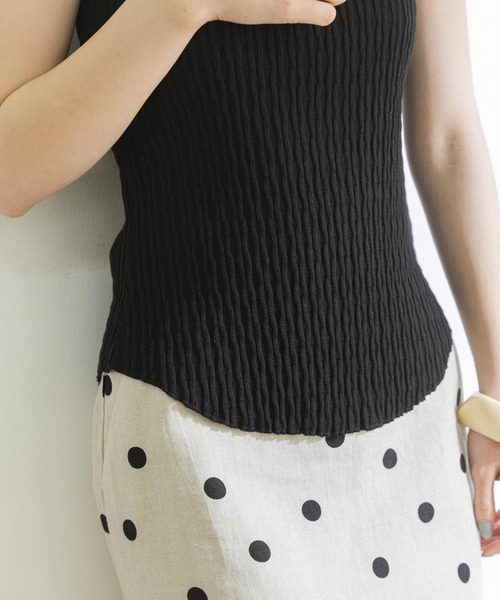 URBAN RESEARCH（アーバンリサーチ）の「ランダムアイレットテレコスクエアタンクトップ（タンクトップ・レディース・カーキ/ブラック/オフホワイト・FREE）」の9枚目の写真