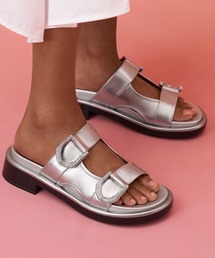 CHARLES & KEITH | Gabine ガビーヌ リサイクルポリエステルスライド(サンダル)