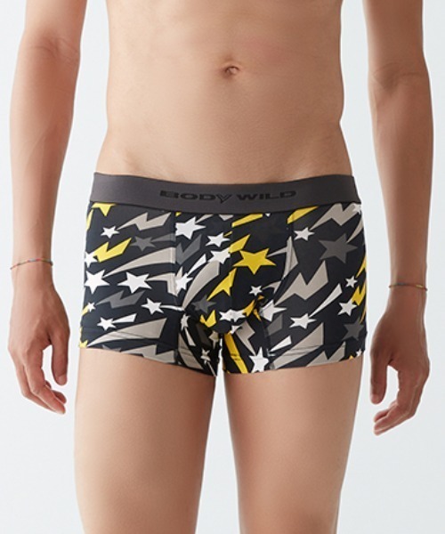 BODY WILD(ボディーワイルド)の「BODYWILD/ボディワイルド ストレッチ ボクサーパンツ ナイロンジャカード シューティングスター柄(ボクサーパンツ・メンズ・イエロー/レッド・MEDIUM/LARGE)」の1枚目の写真
