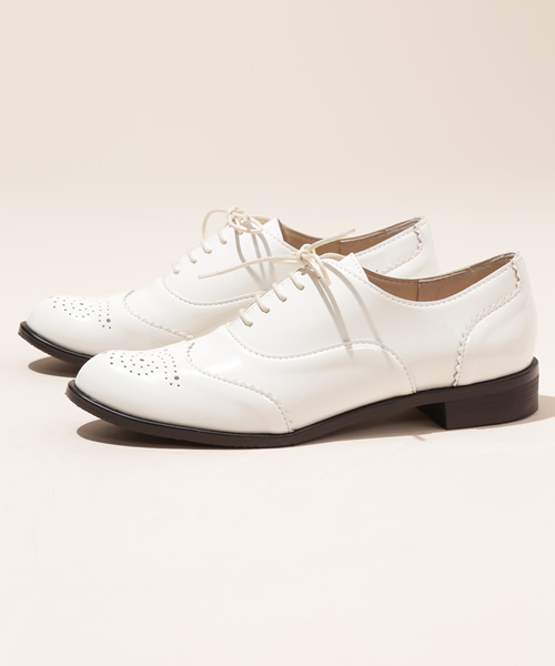 Ray BEAMS（レイビームス）の「SEPTEMBER MOON / エナメル調 アーモンド シューズ（ドレスシューズ・レディース・ブラック/ホワイト/ピンク・22.5cm/25.0cm/23.0cm/24.0cm/24.5cm/23.5cm）」の18枚目の写真