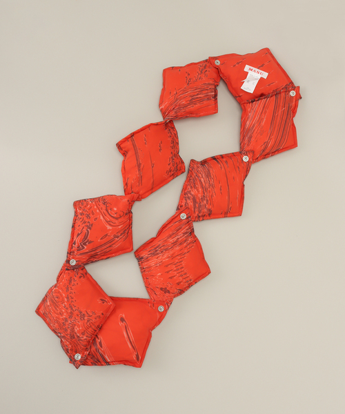 MASU（エムエーエスユー）の「【MASU / エムエーエスユー】DIAMOND PUFFER SCARF（マフラー・メンズ・レッド・FREE）」の7枚目の写真