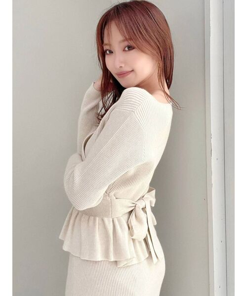 RESEXXY（リゼクシー）の「ペプラムデザインニットトップス【セットアップ着用可能】（ニット/セーター・レディース・ブラック/ベージュ/ピンク・FREE）」の4枚目の写真
