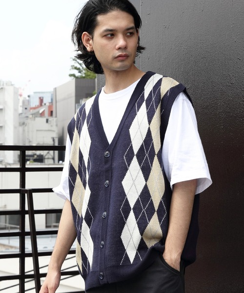 8(eight)(エイト)の「前身ジャガードニットジレ(ベスト・メンズ・ブラック/ネイビー・LARGE/MEDIUM)」の1枚目の写真