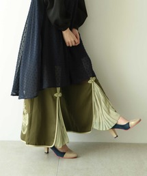 iS ScoLar（イズスカラー）の「523024：蝶刺繍チャイナ釦パンツ（その他パンツ）」