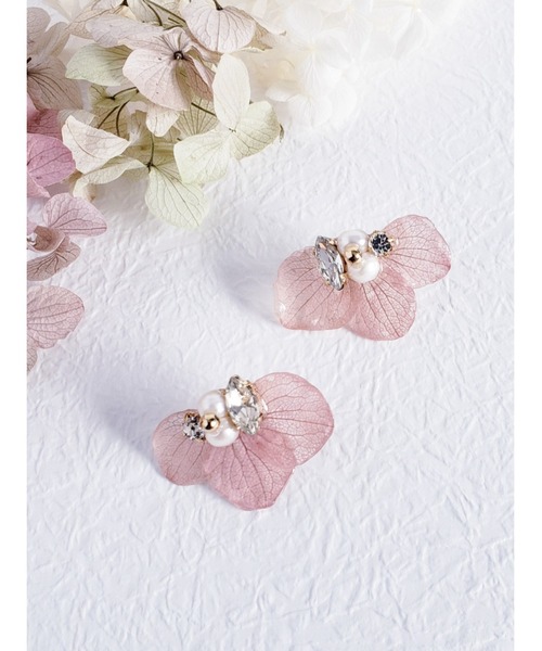 tone(トーン)の「【Tresor】花びらクリスタル イヤリング/淡水パール(MA)(イヤリング・レディース・ホワイト/ピンク系その他/グリーン系その他/ブラック/ネイビー/パープル/ピンク/パープル系その他・FREE)」の15枚目の写真