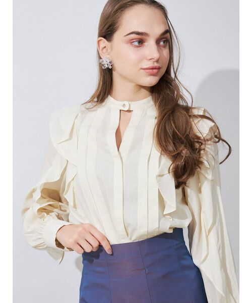 MERCURYDUO(マーキュリーデュオ)の「【To/】タックフリル配色ブラウス(シャツ/ブラウス・レディース・オフホワイト/ライトブルー/ベージュ・FREE)」の3枚目の写真