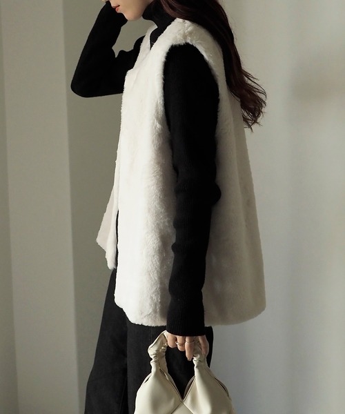 Riberry(リベリー)の「ファーベスト/ジレ(ベスト・レディース・ベージュ/アイボリー・MEDIUM)」の5枚目の写真