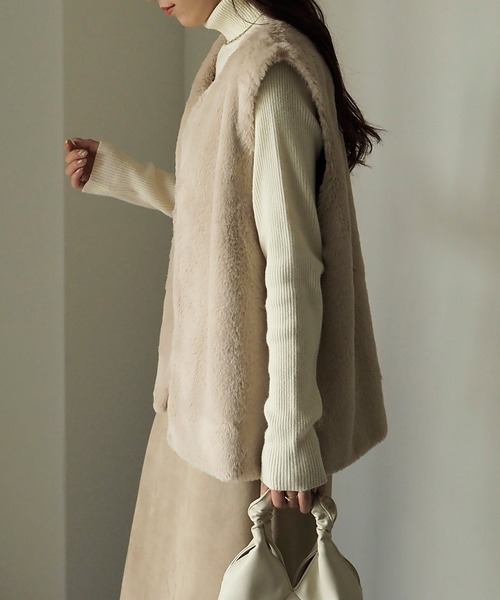 Riberry(リベリー)の「ファーベスト/ジレ(ベスト・レディース・ベージュ/アイボリー・MEDIUM)」の9枚目の写真