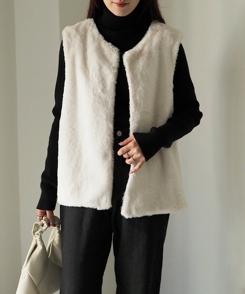 Riberry(リベリー)の「ファーベスト/ジレ(ベスト・レディース・ベージュ/アイボリー・MEDIUM)」の4枚目の写真