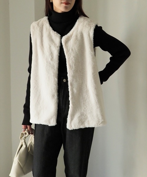 Riberry(リベリー)の「ファーベスト/ジレ(ベスト・レディース・ベージュ/アイボリー・MEDIUM)」の16枚目の写真