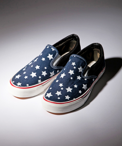 AVIREX（アヴィレックス）の「【In Red掲載アイテム】avirex/アヴィレックス/スリッポン/FREEDOM/フリーダム（スリッポン・レディース・ブラック/ネイビー/カモフラージュ/ホワイト・23cm/24cm/25cm/24/25/23/27.5/27/28/25.5/26/26.5）」の8枚目の写真