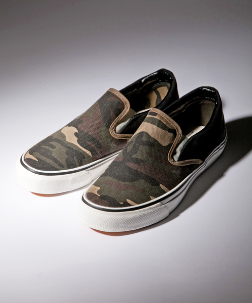 AVIREX（アヴィレックス）の「【In Red掲載アイテム】avirex/アヴィレックス/スリッポン/FREEDOM/フリーダム（スリッポン・レディース・ブラック/ネイビー/カモフラージュ/ホワイト・23cm/24cm/25cm/24/25/23/27.5/27/28/25.5/26/26.5）」の9枚目の写真