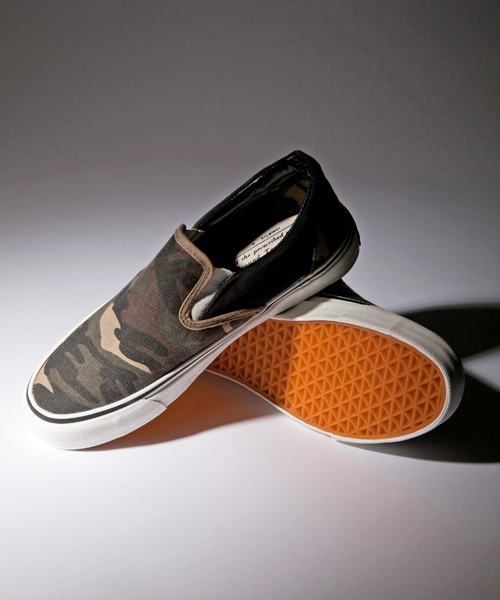 AVIREX（アヴィレックス）の「【In Red掲載アイテム】avirex/アヴィレックス/スリッポン/FREEDOM/フリーダム（スリッポン・レディース・ブラック/ネイビー/カモフラージュ/ホワイト・23cm/24cm/25cm/24/25/23/27.5/27/28/25.5/26/26.5）」の13枚目の写真