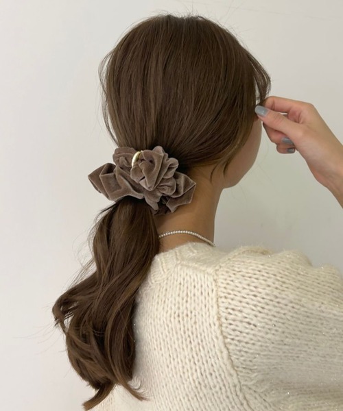 flower（フラワー）の「ゴージャスベロアシュシュ（シュシュ・レディース・ブラック/ブラウン・FREE）」の3枚目の写真