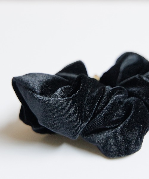 flower（フラワー）の「ゴージャスベロアシュシュ（シュシュ・レディース・ブラック/ブラウン・FREE）」の4枚目の写真
