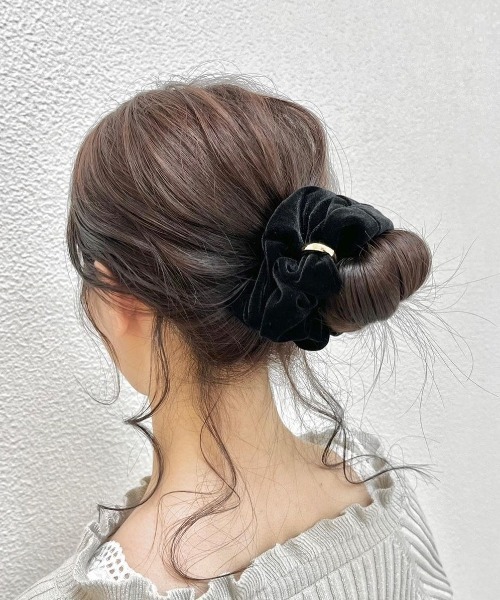 flower（フラワー）の「ゴージャスベロアシュシュ（シュシュ・レディース・ブラック/ブラウン・FREE）」の17枚目の写真