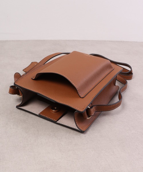 FUNALIVE（ファンアライブ）の「Craig キーチャーム付きオーバーポケットスマホポーチ/スマホショルダー（ショルダーバッグ・メンズ・グレイッシュベージュ/ブラック/アイボリー/ネイビー/キャメル・F）」の10枚目の写真