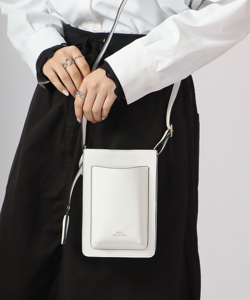 FUNALIVE（ファンアライブ）の「Craig キーチャーム付きオーバーポケットスマホポーチ/スマホショルダー（ショルダーバッグ・メンズ・グレイッシュベージュ/ブラック/アイボリー/ネイビー/キャメル・F）」の14枚目の写真