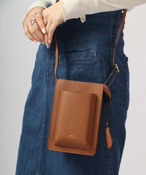 FUNALIVE（ファンアライブ）の「Craig キーチャーム付きオーバーポケットスマホポーチ/スマホショルダー（ショルダーバッグ・メンズ・グレイッシュベージュ/ブラック/アイボリー/ネイビー/キャメル・F）」の21枚目の写真