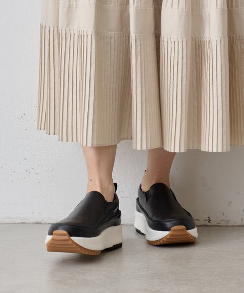 BEARDSLEY(ビアズリー)の「《22.5~25cmサイズ》TREKKソール レザースリッポン(スニーカー・レディース・ブラック/ホワイト/シルバー/グレイッシュベージュ/ブラック系2・23cm/23.5cm/24cm/24.5cm/25cm/24.0cm/22.5cm)」の18枚目の写真