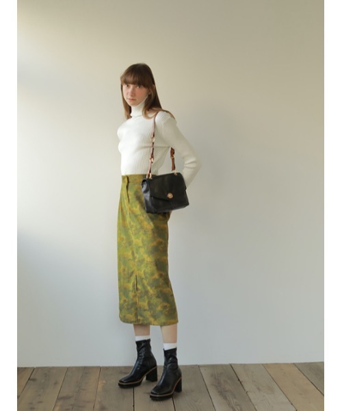 AMAIL（アマイル）の「Camouflage slit skirt（スカート・レディース・マスタード/ブラック・FREE）」の5枚目の写真