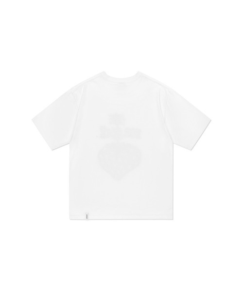 MAHAGRID(マハグリッド)の「『mahagrid/マハグリッド』STRAWBERRY TEE/イチゴグラフィック 半袖Tシャツ カットソー(Tシャツ/カットソー・レディース・ブラック/ホワイト・L/M)」の4枚目の写真