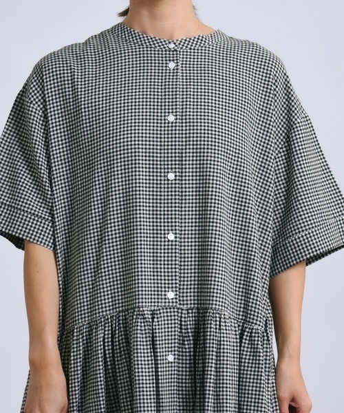 folka（フォルカ）の「1-ウエスト ギャザー 半袖 ２ｗａｙ コットン ロング  シアー シャツ ワンピース（ワンピース・レディース・アイボリー/ブラック×ホワイト・FREE）」の8枚目の写真