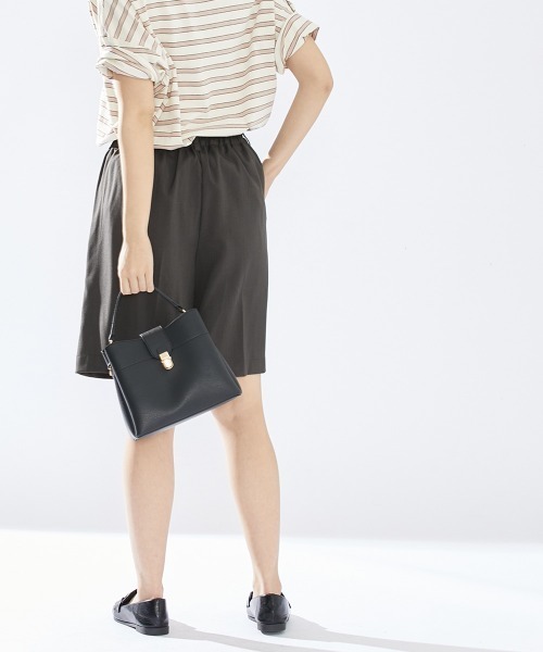 Le temps riche（ルタンリッシュ）の「【セットアップ対応】ツータックセンタープレスハーフパンツ＜Le temps riche＞（その他パンツ・レディース・ベージュ/チャコールグレー・M/LL/L）」の3枚目の写真