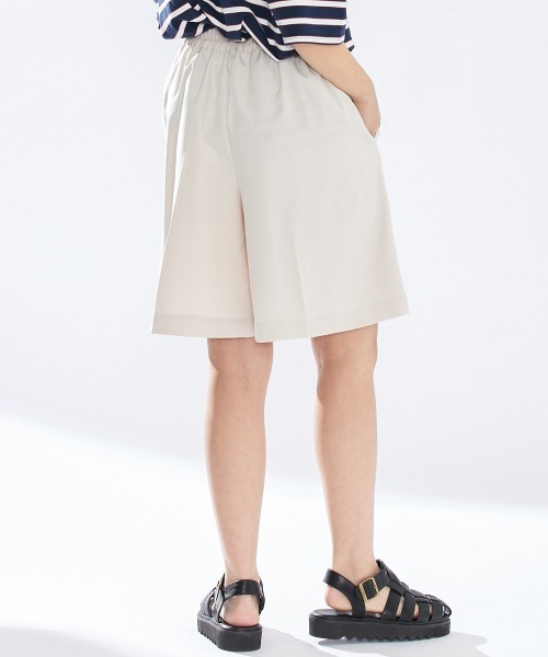 Le temps riche（ルタンリッシュ）の「【セットアップ対応】ツータックセンタープレスハーフパンツ＜Le temps riche＞（その他パンツ・レディース・ベージュ/チャコールグレー・M/LL/L）」の6枚目の写真