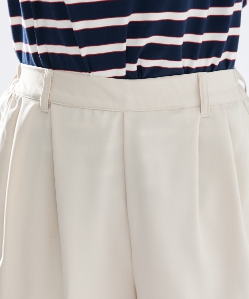 Le temps riche（ルタンリッシュ）の「【セットアップ対応】ツータックセンタープレスハーフパンツ＜Le temps riche＞（その他パンツ・レディース・ベージュ/チャコールグレー・M/LL/L）」の8枚目の写真