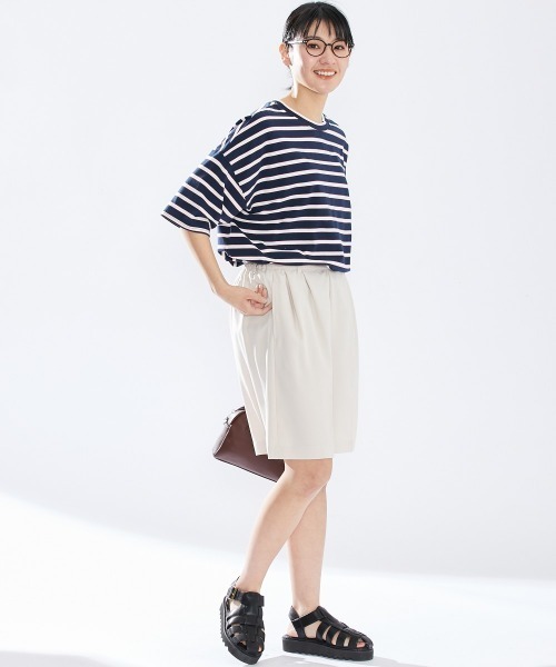 Le temps riche（ルタンリッシュ）の「【セットアップ対応】ツータックセンタープレスハーフパンツ＜Le temps riche＞（その他パンツ・レディース・ベージュ/チャコールグレー・M/LL/L）」の9枚目の写真