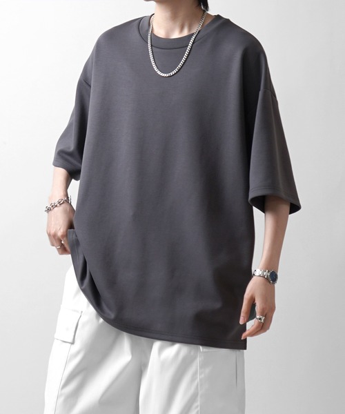 Confirm(コンファーム)の「ベーシック / リンガー ルーズシルエット ドレープとろみTシャツ【Confirm】(Tシャツ/カットソー・メンズ・ブラック/チャコールグレー/グレー/ブラック系その他/ホワイト系その他/ホワイト/ベージュ・M/L)」の6枚目の写真