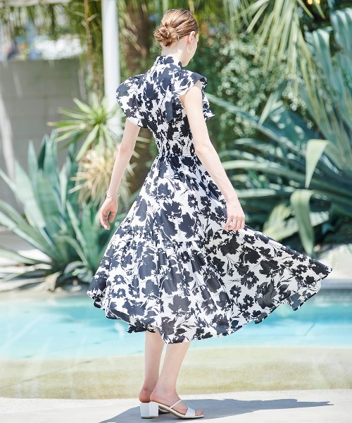 AND COUTURE（アンドクチュール）の「フラワーティアードシャツ