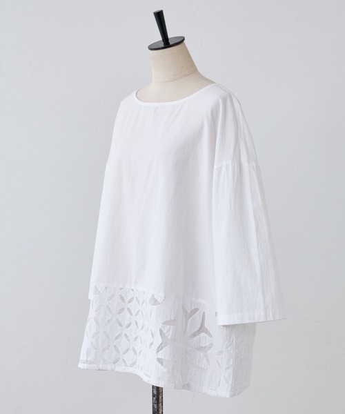 BEARDSLEY（ビアズリー）の「裾切り替えハンドステッチブラウス（シャツ/ブラウス・レディース・ホワイト/ブラック・FREE）」の5枚目の写真