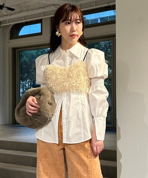LILY BROWN（リリーブラウン）の「タックスリーブシャツブラウス
