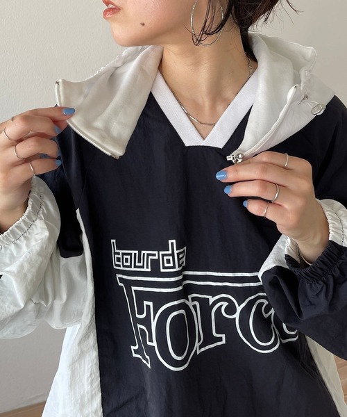 wee9s（ウィークス）の「buddy nylon hoodie / バディナイロンフーディーバラクラバ（ニットキャップ/ビーニー・レディース・ホワイト/ブラック・FREE）」の6枚目の写真