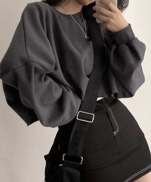 deux amour（ドゥーザムール）の「ショート丈ボリューム袖トップス（スウェット・レディース・ブラック/チャコールグレー/ネイビー・FREE）」の6枚目の写真