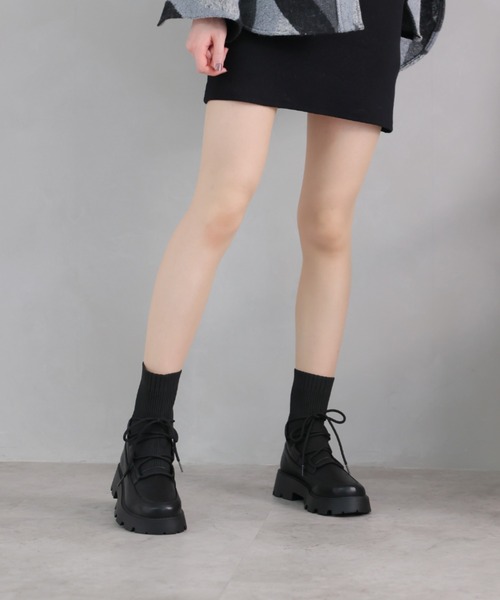 VIVIAN(ヴィヴィアン)の「厚底レースアップニットブーツ ZOZOTOWN+オフィシャルサイト限定商品(ブーツ・レディース・アイボリー/ブラック・M/L/LL/S)」の12枚目の写真