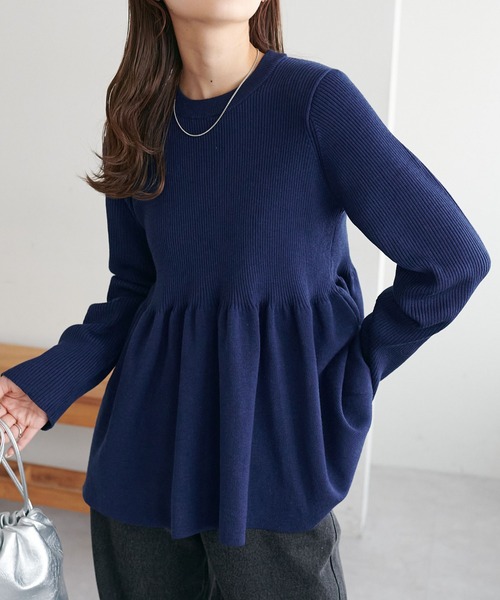 DISCOAT（ディスコート）の「《新色追加/リバイバル》【WEB限定】リブ切替ペプラムプルオーバー（ニット/セーター・レディース・グリーン/モカ/アイボリー/ブラック/ホワイト×ブラック/グレー/マスタード/ブラック系その他/ライトベージュ/ブラウン/ネイビー/チャコールグレー/グリーン系その他・FREE）」の12枚目の写真