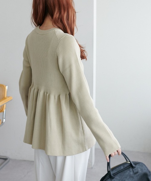 DISCOAT（ディスコート）の「《新色追加/リバイバル》【WEB限定】リブ切替ペプラムプルオーバー（ニット/セーター・レディース・グリーン/モカ/アイボリー/ブラック/ホワイト×ブラック/グレー/マスタード/ブラック系その他/ライトベージュ/ブラウン/ネイビー/チャコールグレー/グリーン系その他・FREE）」の18枚目の写真