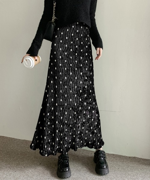Doux Belle（ドゥーベル）の「ドット柄リブロングスカート（スカート