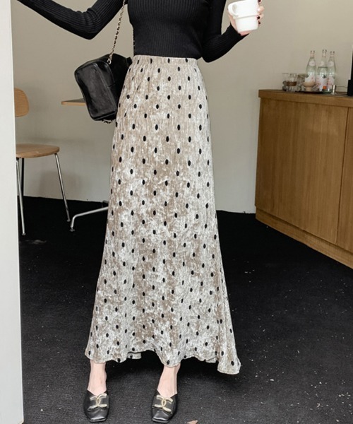 Doux Belle（ドゥーベル）の「ドット柄リブロングスカート（スカート・レディース・ブラック/ベージュ/ブラウン・MEDIUM）」の4枚目の写真