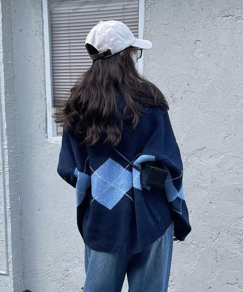 Ulysses（ユリシス）の「アーガイルVネックニットカーディガン（カーディガン/ボレロ・レディース・ベージュ/ネイビー・F）」の8枚目の写真