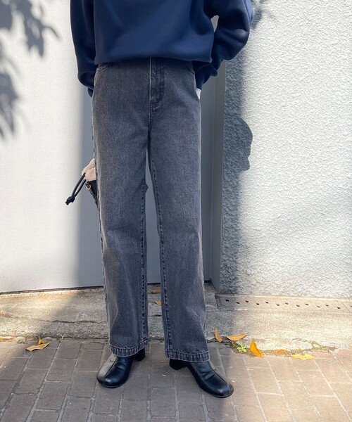 fredy emue(フレディエミュ)の「ストレートデニムパンツ【ネームパッチあり】(デニムパンツ・レディース・サックスブルー/ブラック/ブルー・38/36)」の13枚目の写真