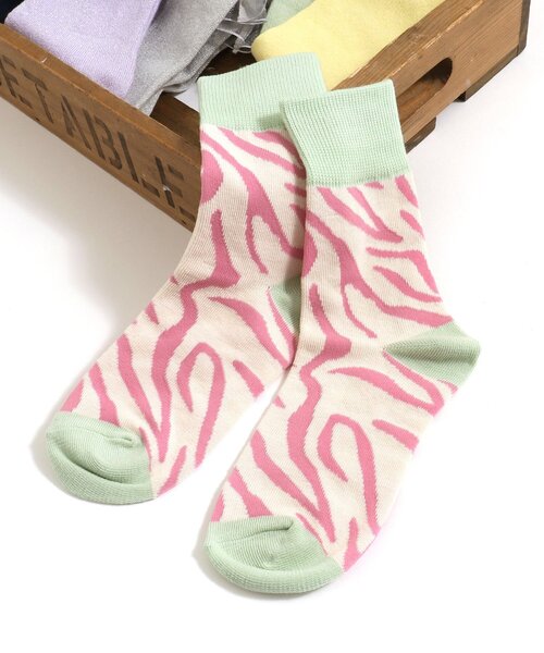 BREEZE(ブリーズ)の「GIRLS総柄いろいろソックス(ソックス/靴下・キッズ・ブルー/ピンク/アイボリー・15 /18/21)」の3枚目の写真