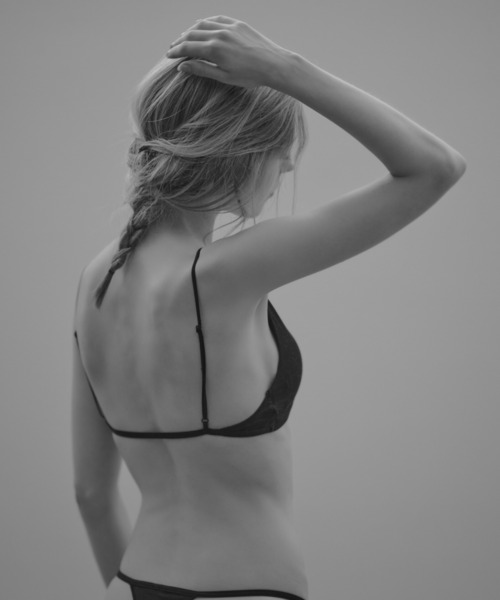 UNDERSON UNDERSON（アンダーソン アンダーソン）の「ファッショントライアングルブラ（ブラジャー・レディース・ブラック/ナチュラル・0/2/1）」の22枚目の写真