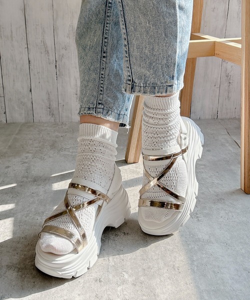 Noubel Voug Relax（ヌーベルヴォーグリラックス）の「ゴールドストラップボリュームソールスポーツサンダル（サンダル・レディース・ブラック/ホワイト・S/M/L/LL）」の18枚目の写真