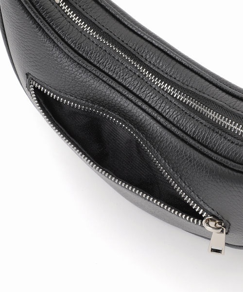 AULENTTI（オウレンティ）の「【AULENTTI/オウレンティ】チェーンハーフムーンバッグ（ショルダーバッグ・レディース・ブラック・FREE）」の15枚目の写真