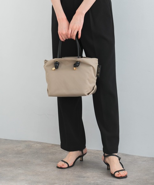 VIOLAd'ORO（ヴィオラドーロ）の「VIOLAd’ORO　BIANCA TOTE S（トートバッグ・レディース・ブラック/ライトベージュ/グリーン系その他/ベージュ・SMALL）」の3枚目の写真