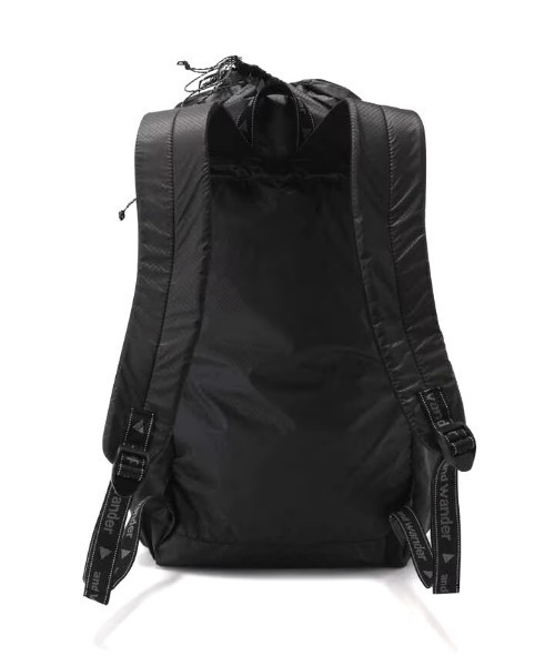 and wander（アンドワンダー）の「and wander/アンドワンダー  sil daypack  5744975199（バックパック/リュック・メンズ・チャコールグレー/オフホワイト/イエロー/ブルー/ブラック・FREE）」の6枚目の写真